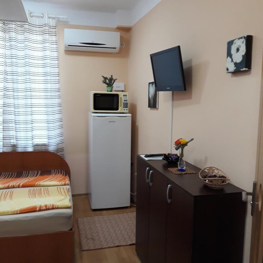7 Vise Studio Apartment Galati Exterior photo
