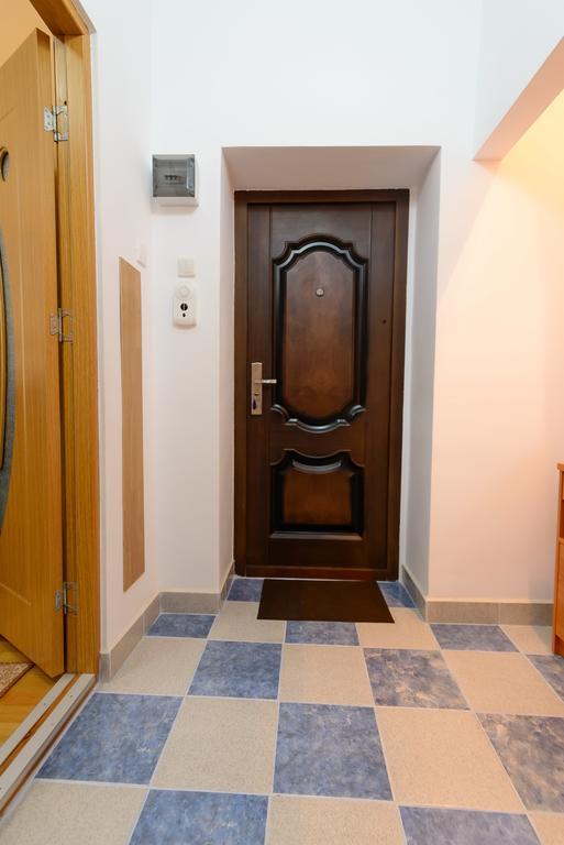 7 Vise Studio Apartment Galati Exterior photo