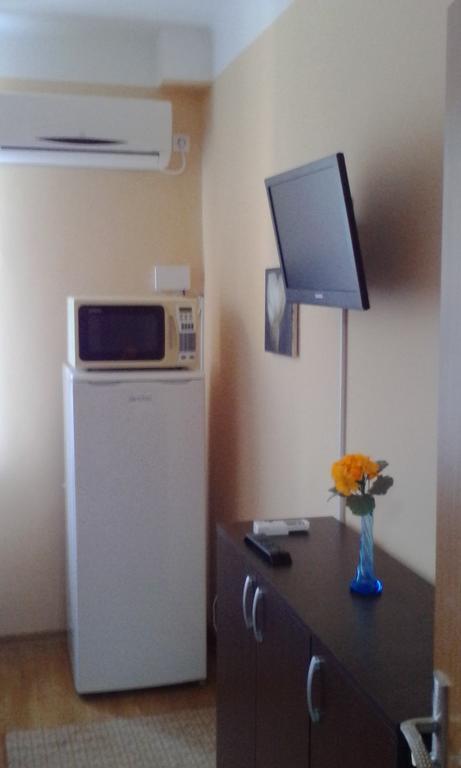 7 Vise Studio Apartment Galati Exterior photo